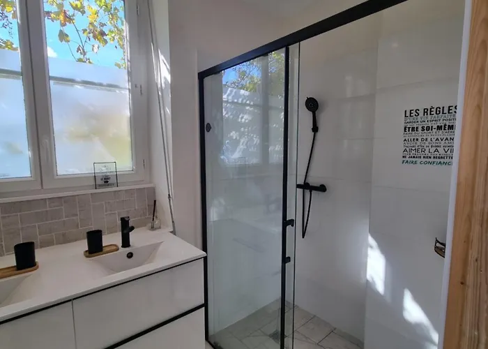 Gare - La Blancheraie 3* Анже