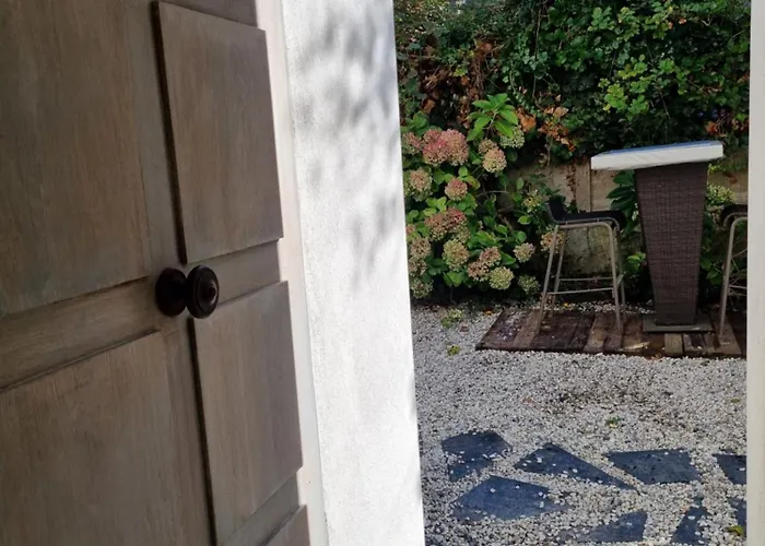 Gare - La Blancheraie Отель типа 